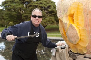 Scott Cully, master pumpkin carver