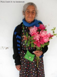 An El Queremal local with a bundle of various quereme species