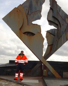 Captain Pato with the Cape Horn albatross sculpture