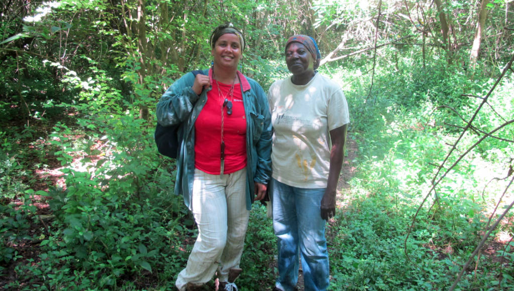 Cuban botanists Yoira Rivera Queralta of BIOECO (left) and Isora Baró Oliedo of IES (right)