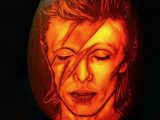 Pumpkin carved of David Bowie