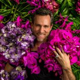 Photo of Jeff Leatham among flowers