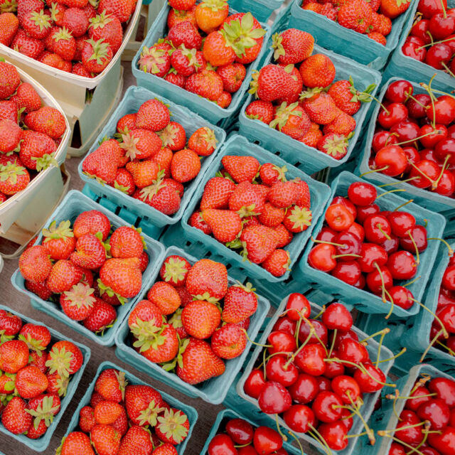 The NYBG Farmers Market is back for a beautiful summer of local produce, fresh baked goods, and treats from vendors throughout our region! 🥦🥖🍓
 
Stop by the Garden every Wednesday from 10 a.m. to 3 p.m. to stock up on seasonal favs, and don’t forget that we have a new CSA available from our friends at @SubEdgeFarm, with 18 weeks of organic fruits and vegetables boxed up for you. Learn more about our rotating vendors and more through link in bio.