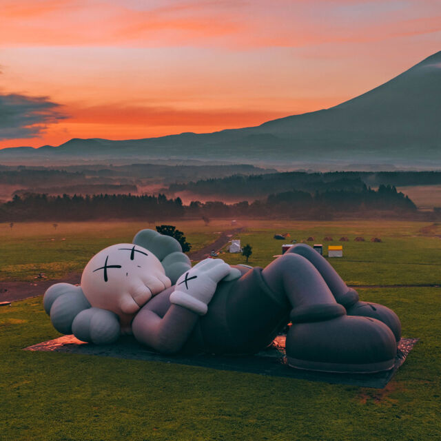 We’re closing out today’s run of major updates with one more piece of breaking news: @KAWS is coming to the New York Botanical Garden! ✨

Both iconic and iconoclastic, the famed artist takes over NYBG in summer of 2027 with bold interventions of nature that put monumental sculptures front and center against the living canvas of the Garden, creating unexpected moments for long-time fans and those new to the artist’s work. Set out to find awe-inspiring scenes both inside our galleries and across our 250 acres, and see KAWS’ boundary-defying work within the beauty and complexity of the natural world.

Hit the link in our bio to see ALL of the big shows coming to NYBG over the next two years. It’s an amazing time to become a Member of the Garden!

#KAWSxNYBG

Image: KAWS, HOLIDAY JAPAN, 2019, Inflatable, Approx. 131 feet long, Photo: @nk7, courtesy AllRightsReserved Ltd, © KAWS