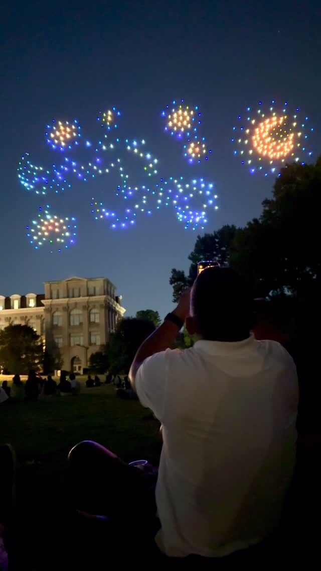 Last call, night owls! Don’t miss our FINAL Starry Nights of the year this Friday and Saturday. 💫🍾

These evenings out at the Garden are your chance to experience Van Gogh’s Flowers lit up for the night, plus live music and dance, specialty drinks and light bites for purchase, and—conditions permitting—a dazzling dance of drones filling the night sky overhead.

If you haven’t been, you’re missing out. Get tickets to September 12 or 13 through link in bio.

#VanGoghsFlowers #StarryNights